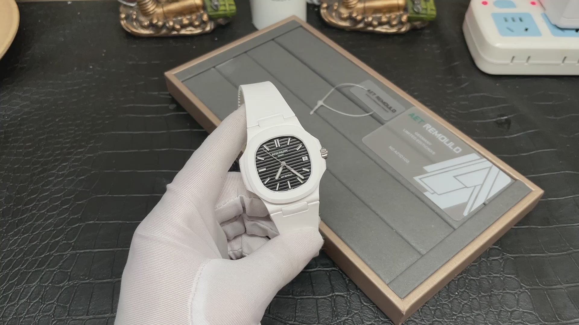 Patek Philippe（百达翡丽）陶瓷 Tiffany 5711