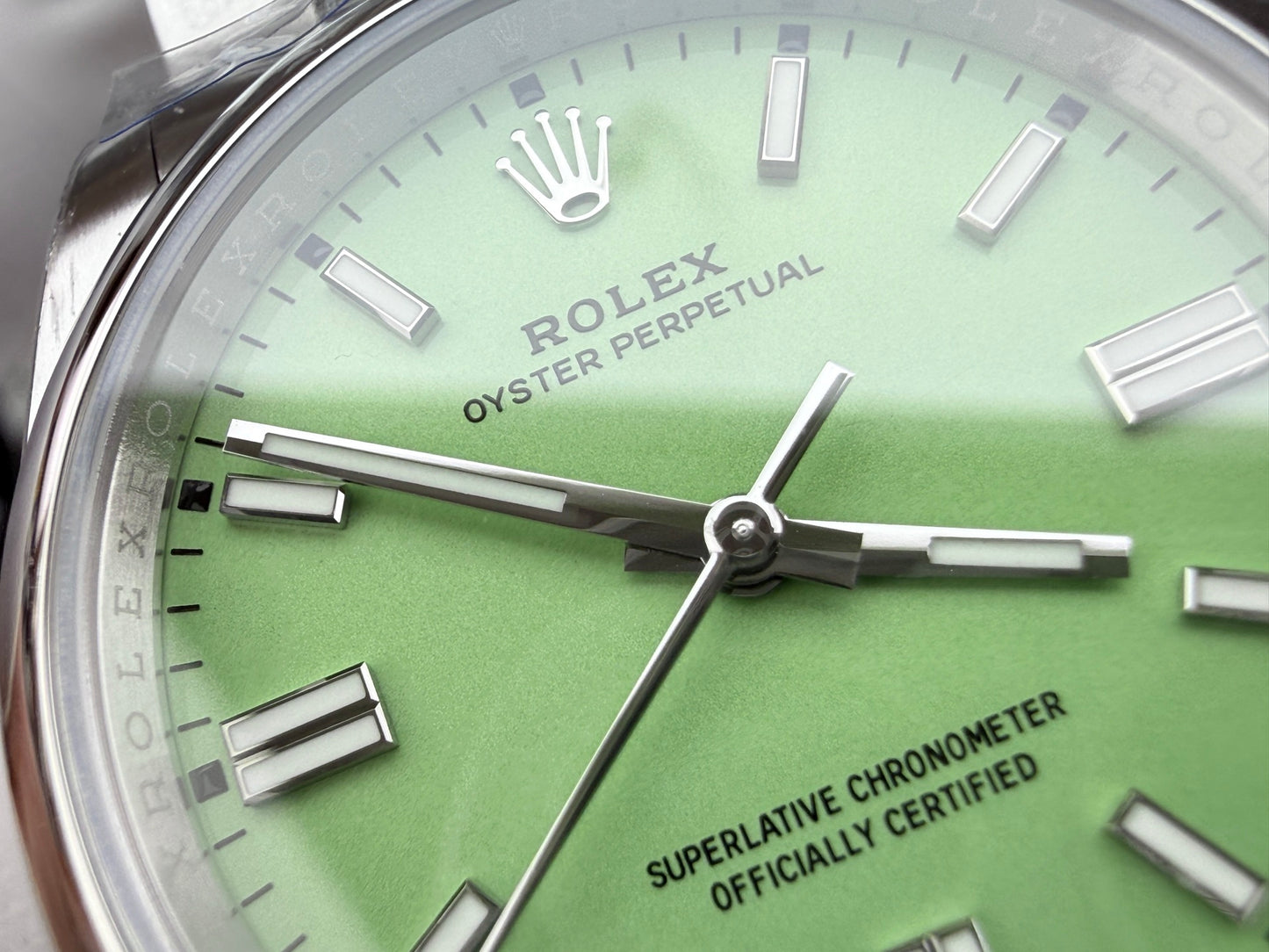 Rolex（劳力士）蚝式恒动开心果绿盘腕表