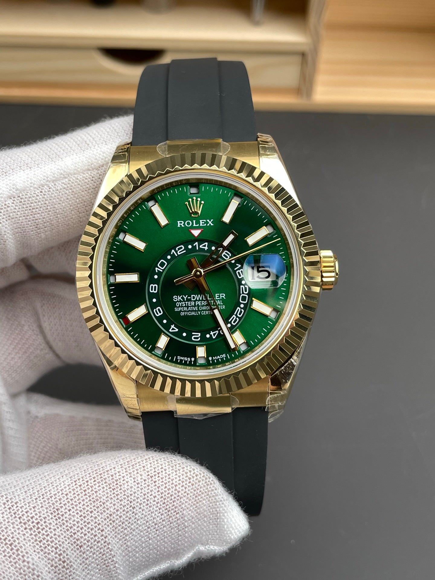 Rolex（劳力士）天行者（Sky-Dweller）