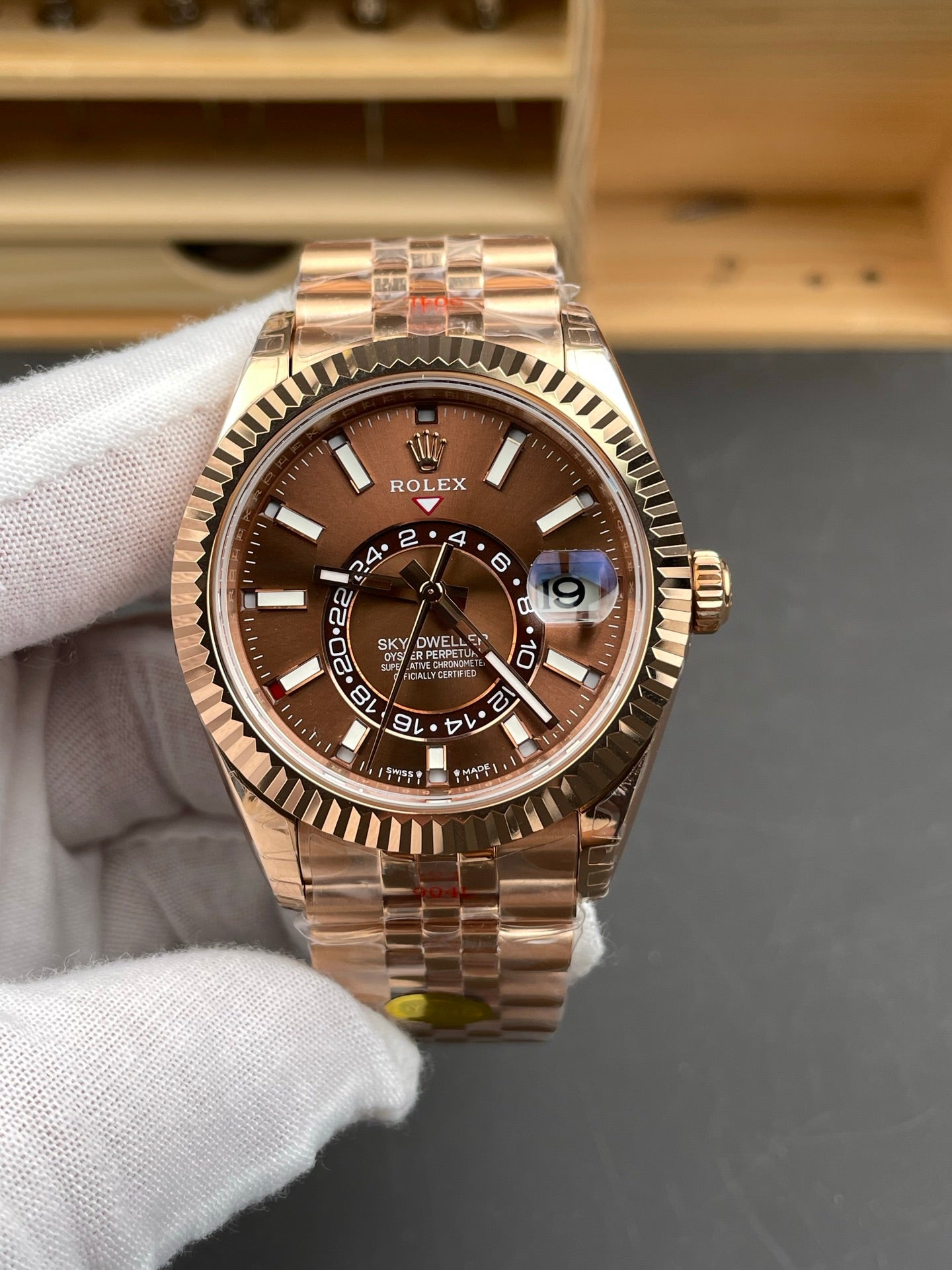 Rolex（劳力士）天行者（Sky-Dweller）