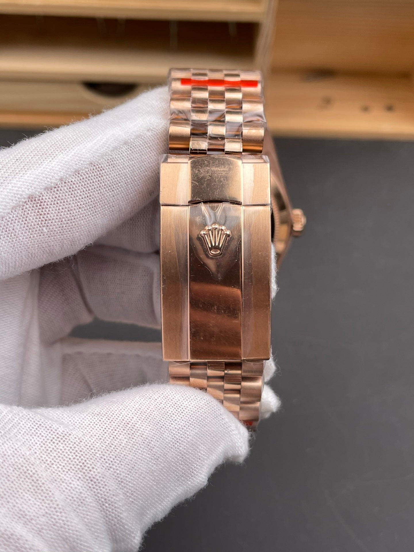 Rolex（劳力士）天行者（Sky-Dweller）