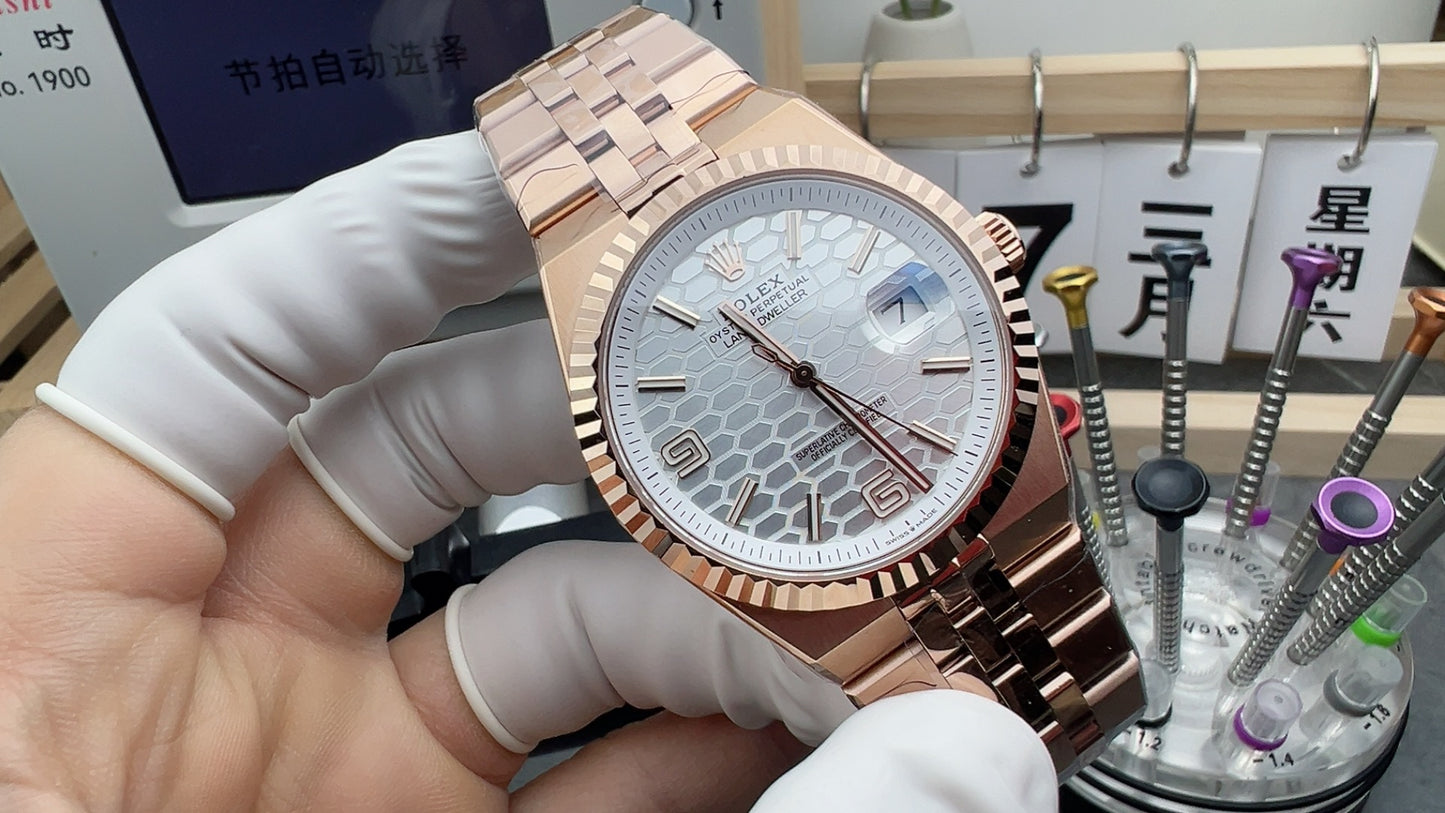 Rolex（劳力士）陆使型（Land-Dweller）