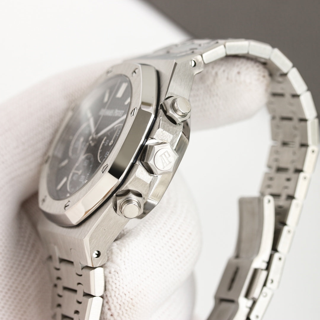 Audemars Piguet Royal Oak Series New 26240 Chronograph
