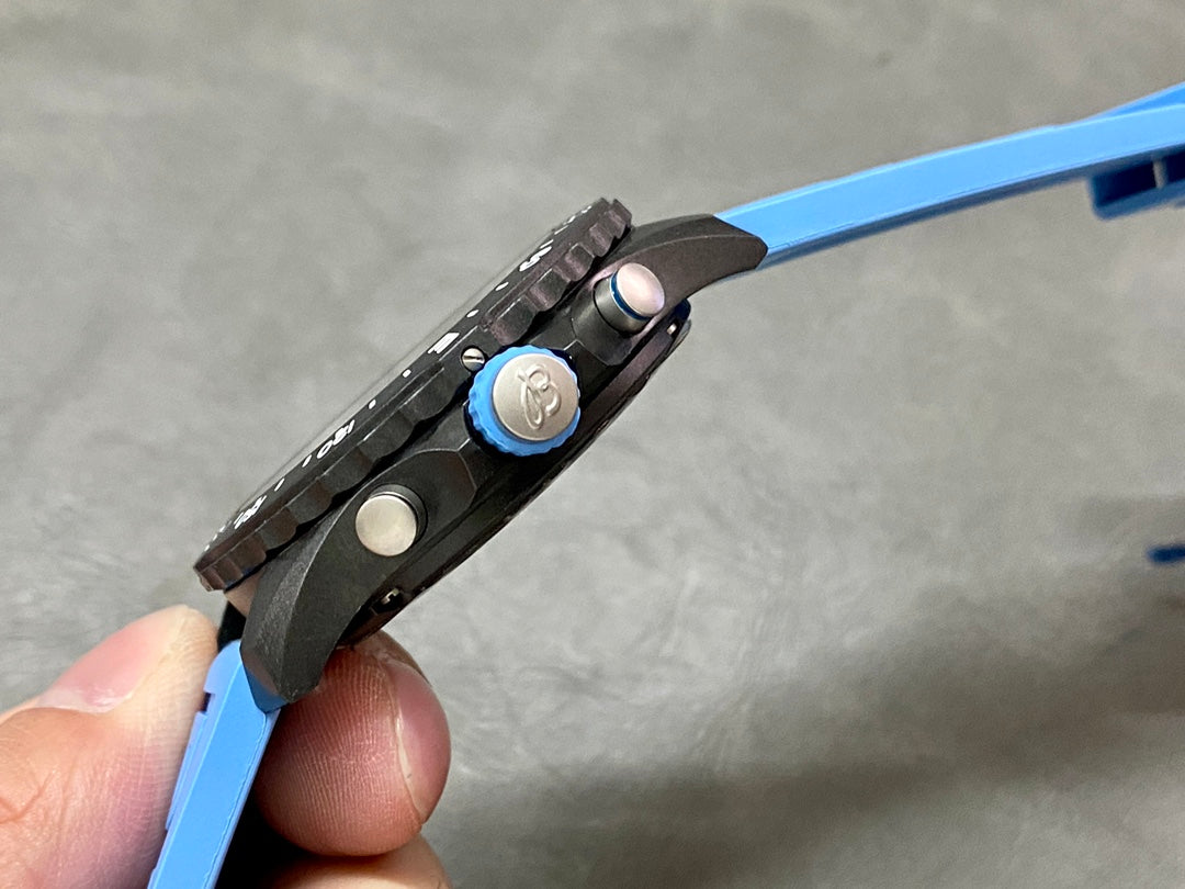 Breitling 百年灵全碳纤维计时腕表