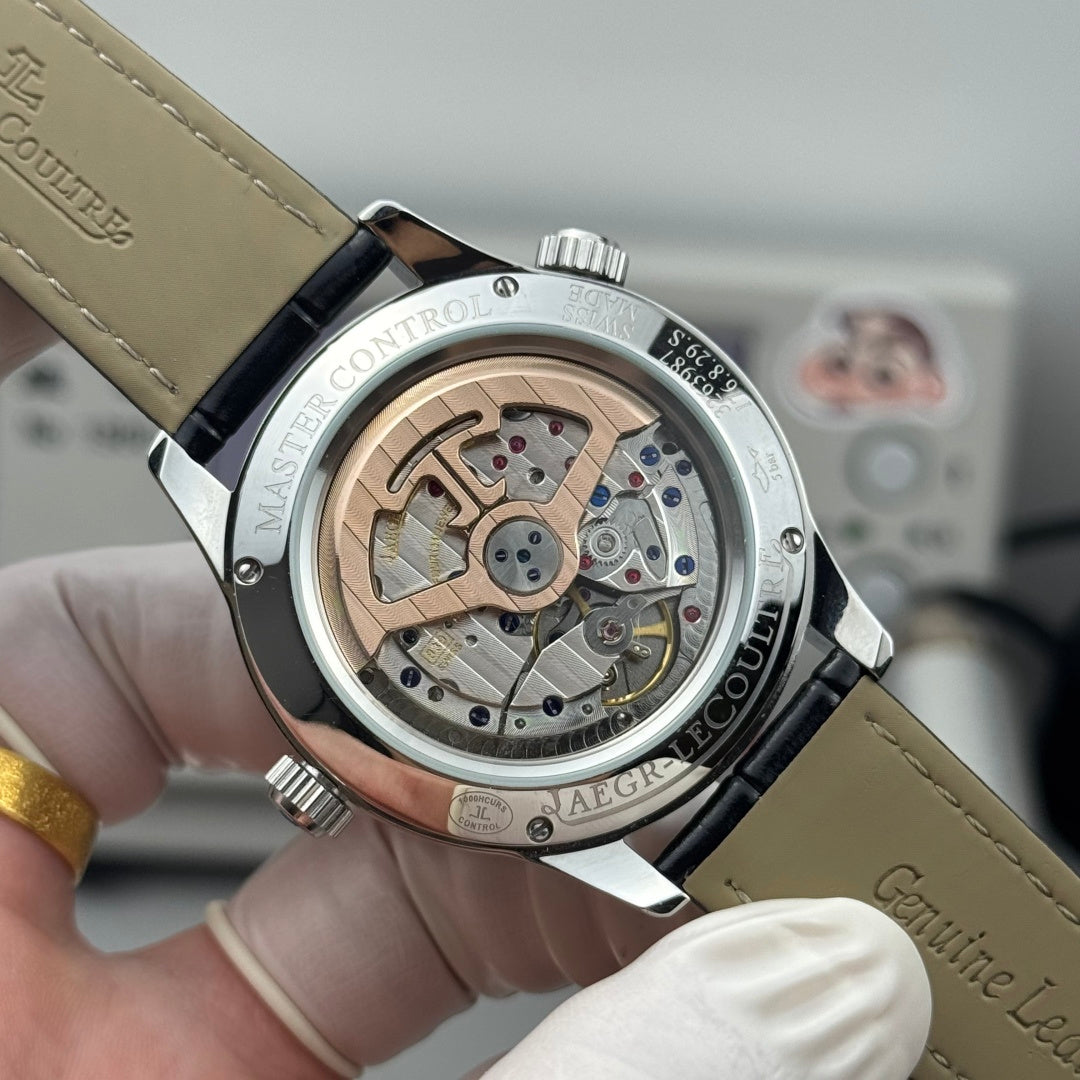 Jaeger-Lecoultre（积家）大师系列地理学家腕表（Q1428421）