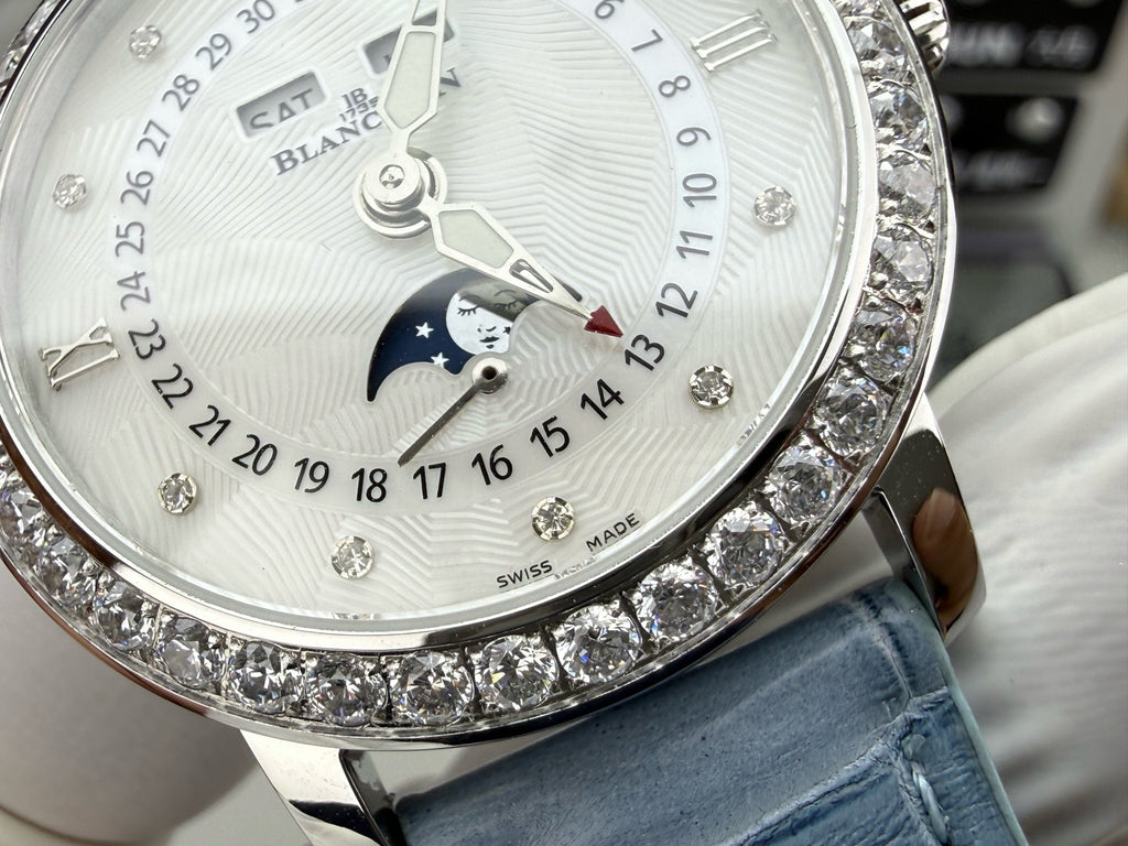 Blancpain（宝珀）女装系列的“月亮美人”腕表