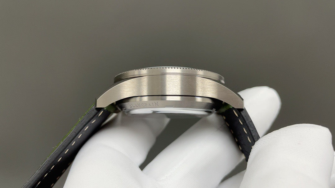 Blancpain（宝珀）空军司令系列钛金属飞返计时腕表