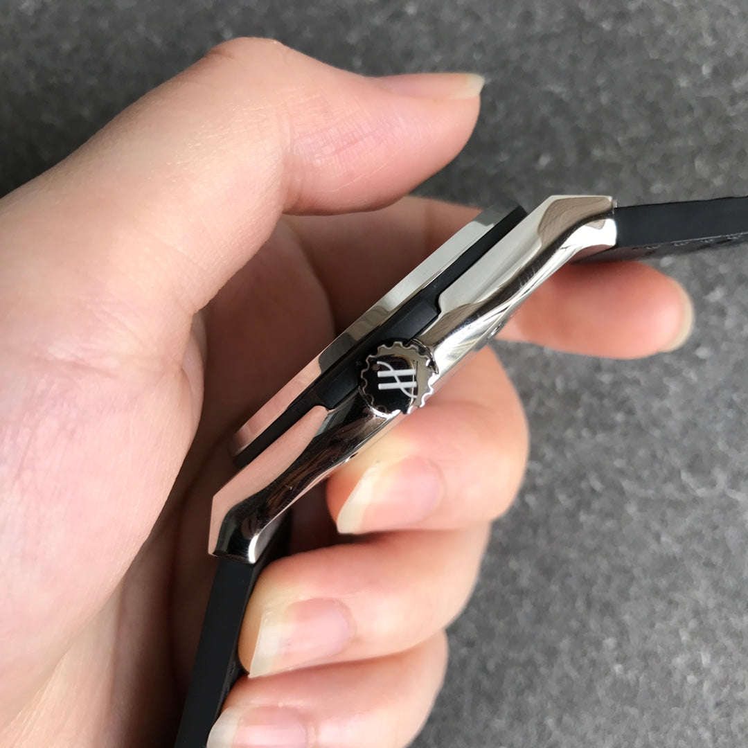 Hublot 宇舶 满钻 经典融合系列/45mm