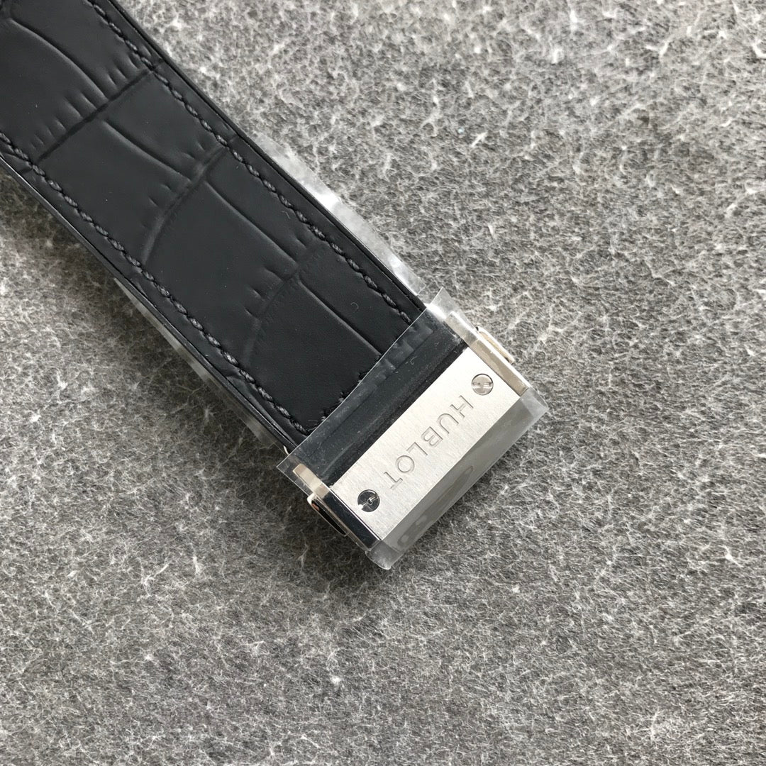 Hublot 宇舶 满钻 经典融合系列/45mm