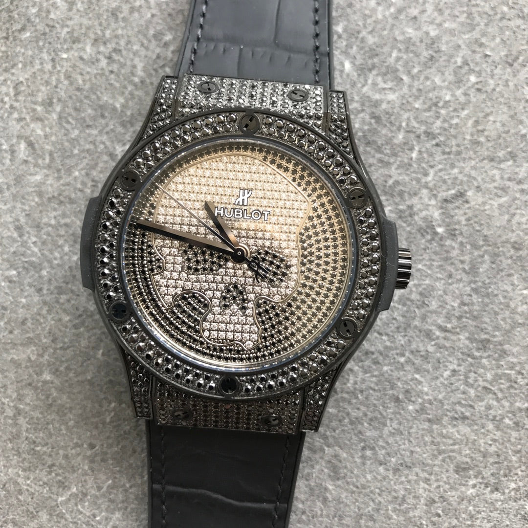 Hublot 宇舶 满钻 经典融合系列/45mm