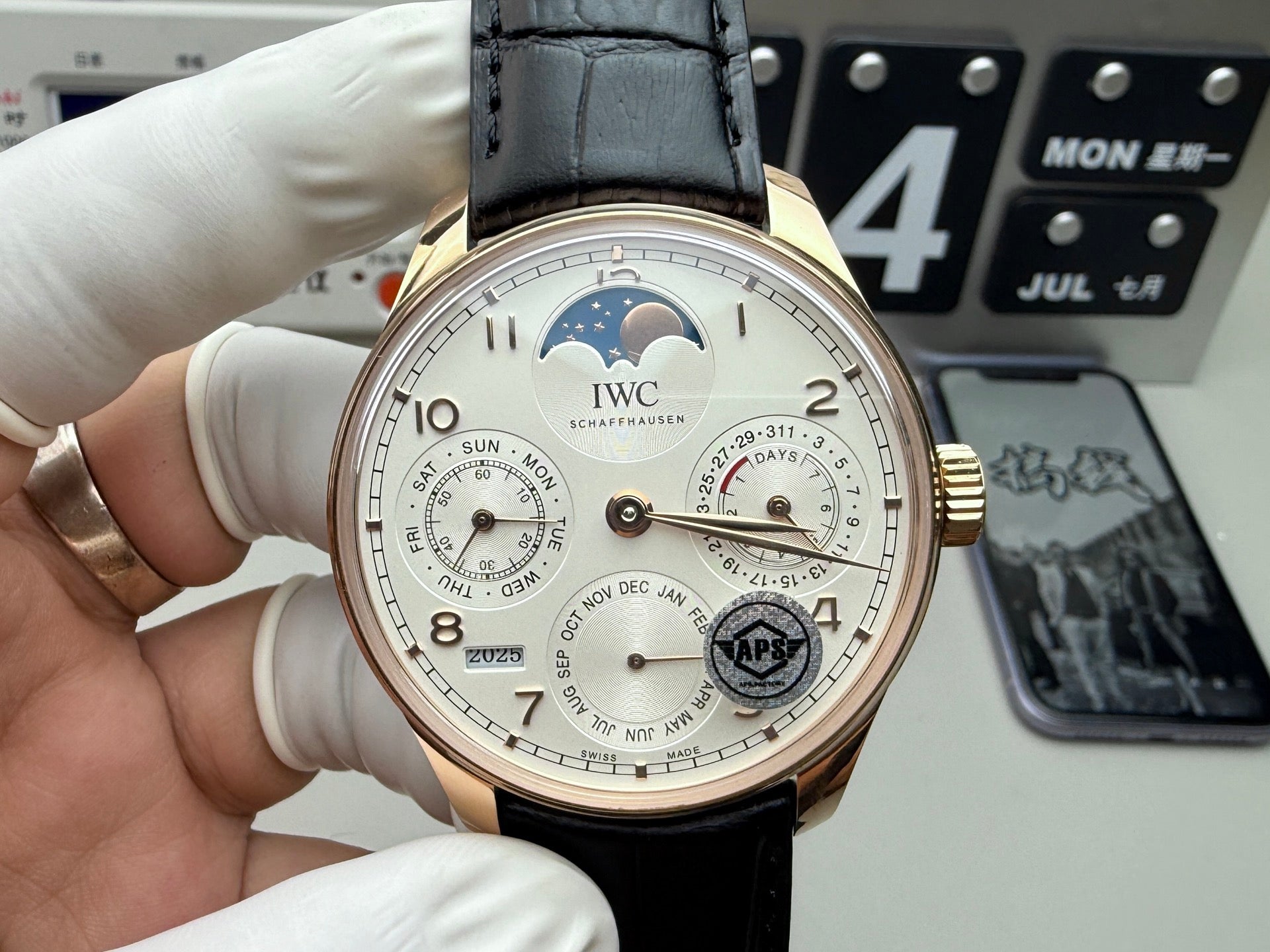 IWC (万国）葡萄牙系列万年历多功能腕表