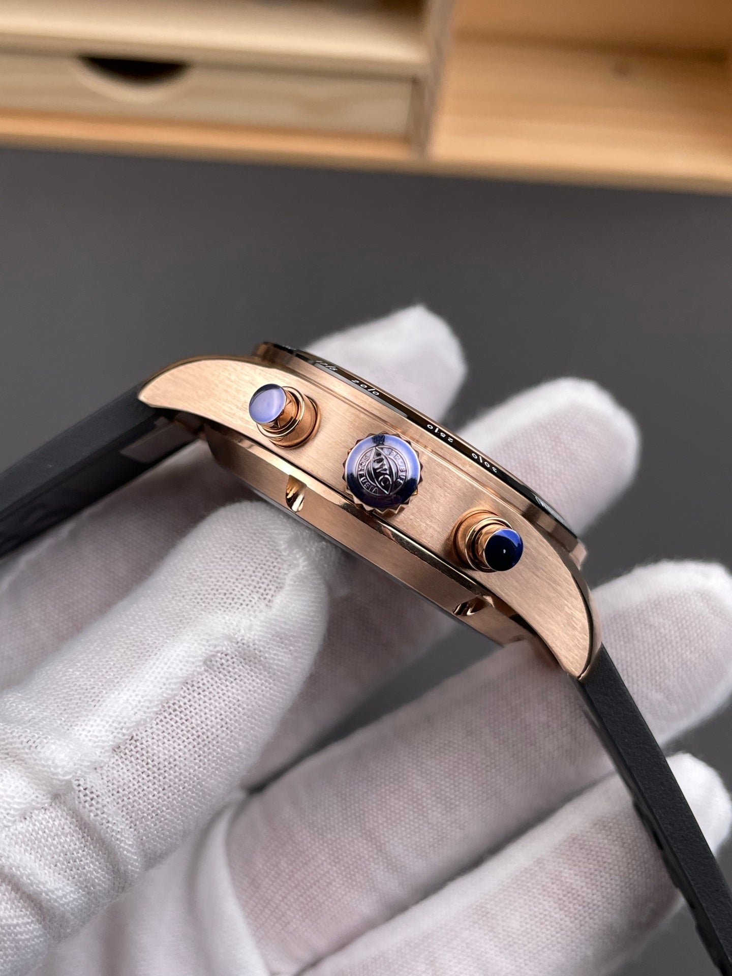 IWC 万国 陶瓷飞行员 玫金黑盘