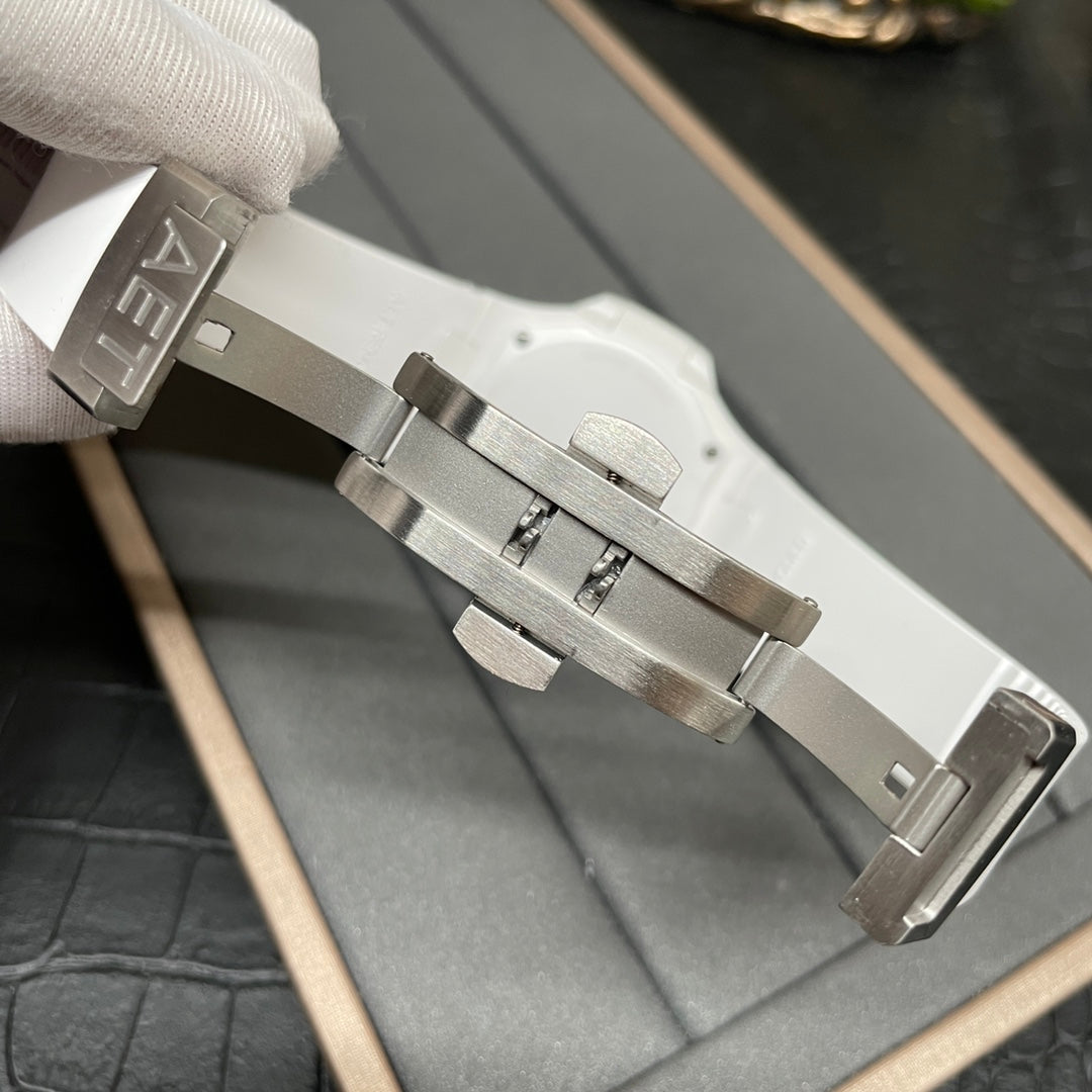 Patek Philippe（百达翡丽）陶瓷 Tiffany 5711