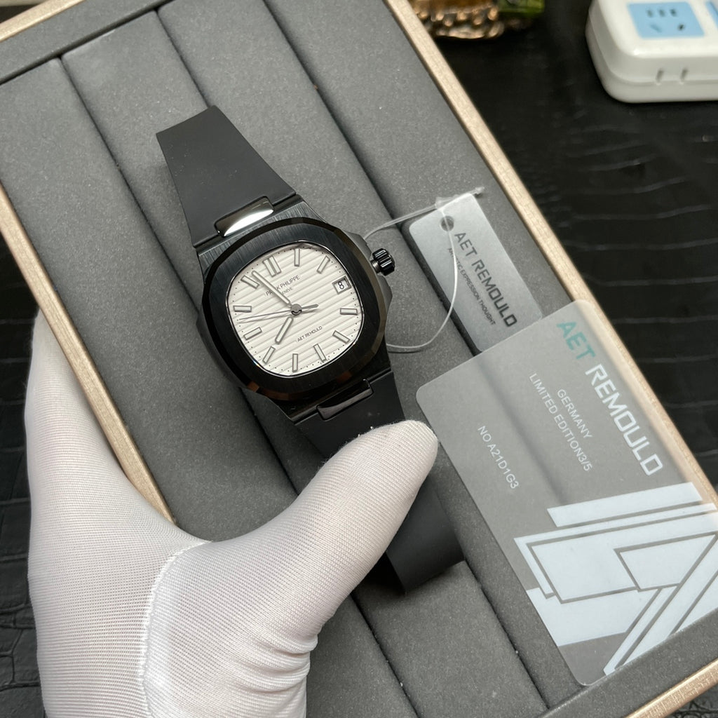 Patek Philippe（百达翡丽）陶瓷 Tiffany 5711