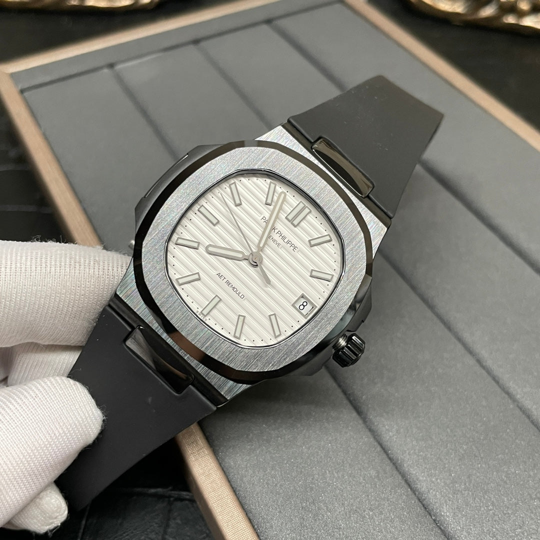 Patek Philippe（百达翡丽）陶瓷 Tiffany 5711