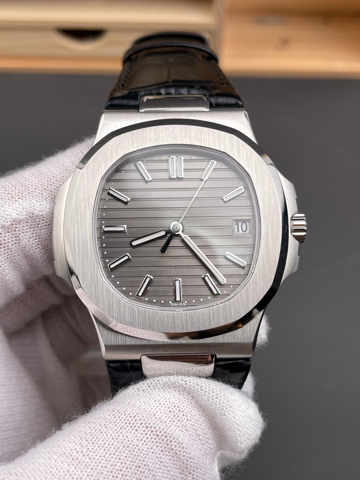 Patek Philippe（百达翡丽）运动优雅（鹦鹉螺 Nautilus）