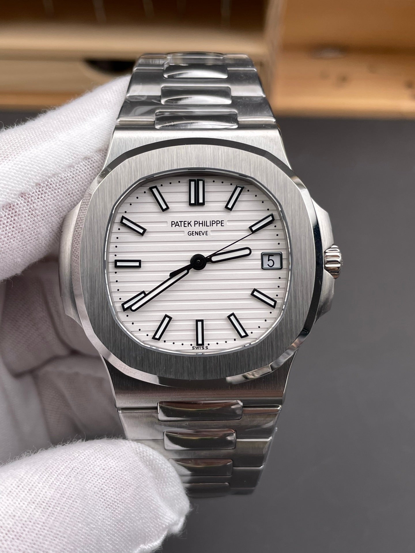 Patek Philippe（百达翡丽）运动优雅（鹦鹉螺 Nautilus）