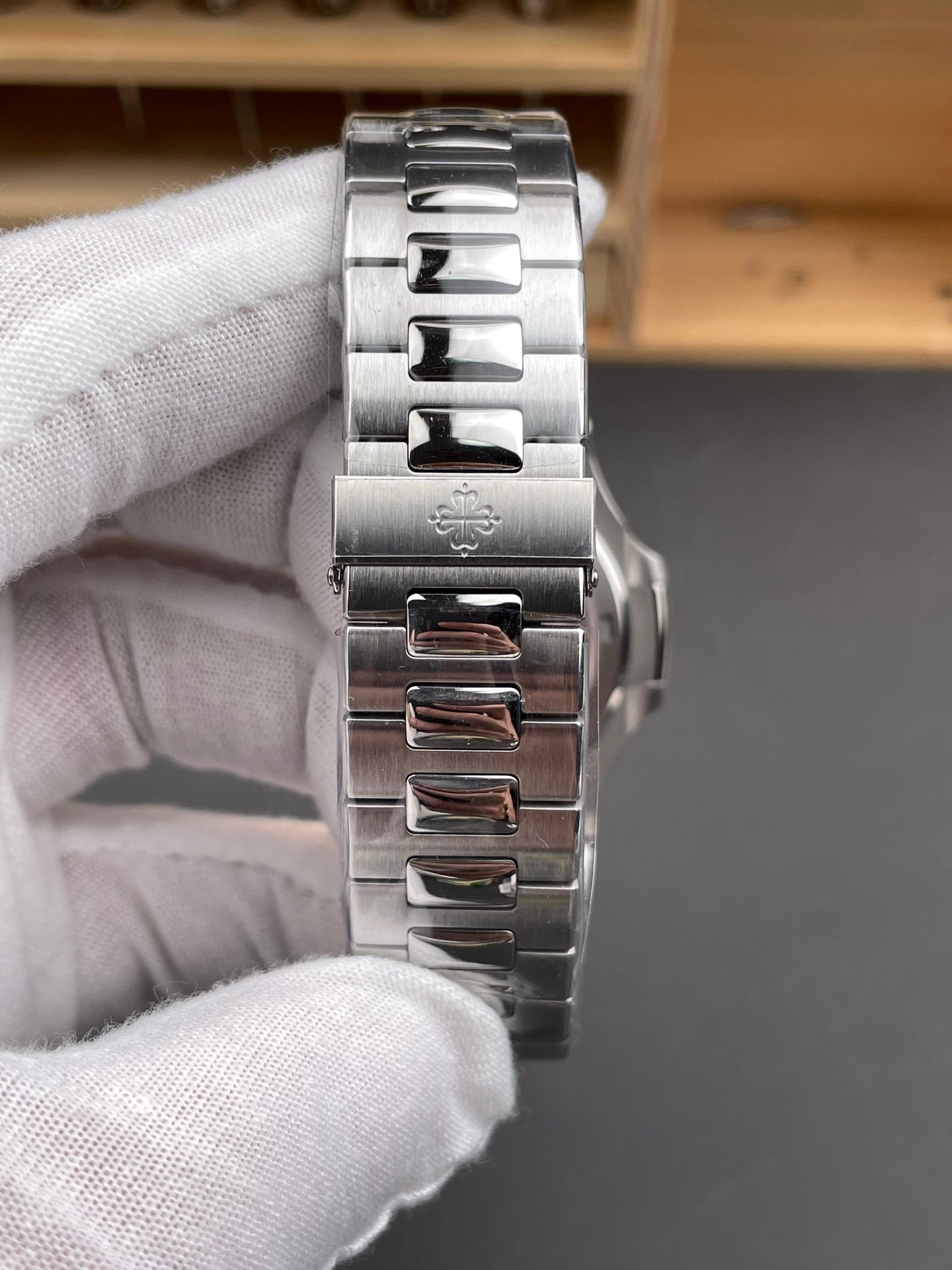 Patek Philippe（百达翡丽）运动优雅（鹦鹉螺 Nautilus）