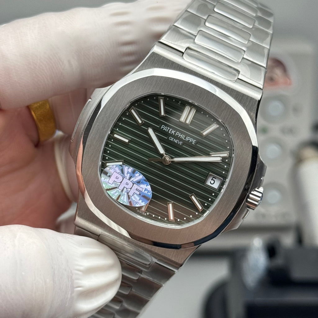 Patek Philippe（百达翡丽）运动优雅（鹦鹉螺 Nautilus）