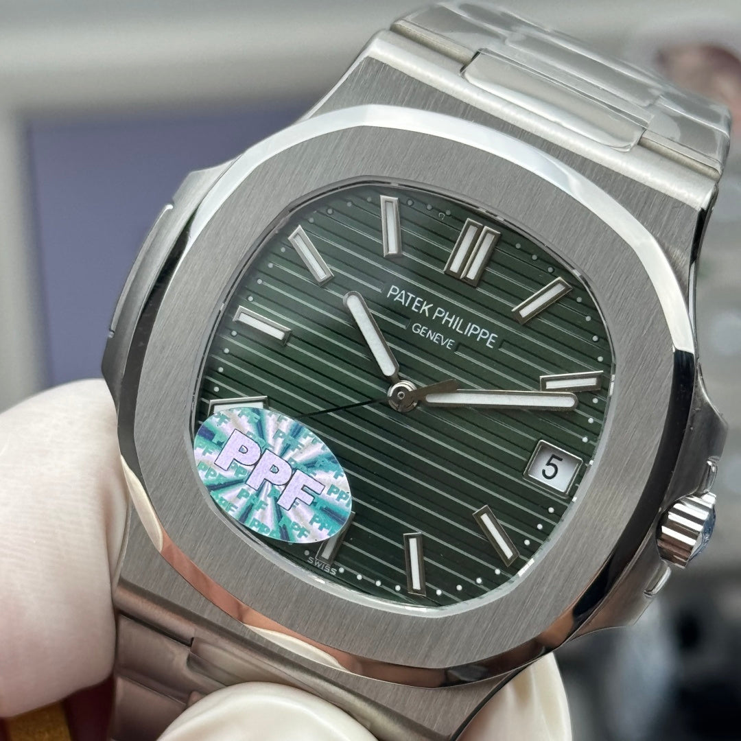 Patek Philippe（百达翡丽）运动优雅（鹦鹉螺 Nautilus）
