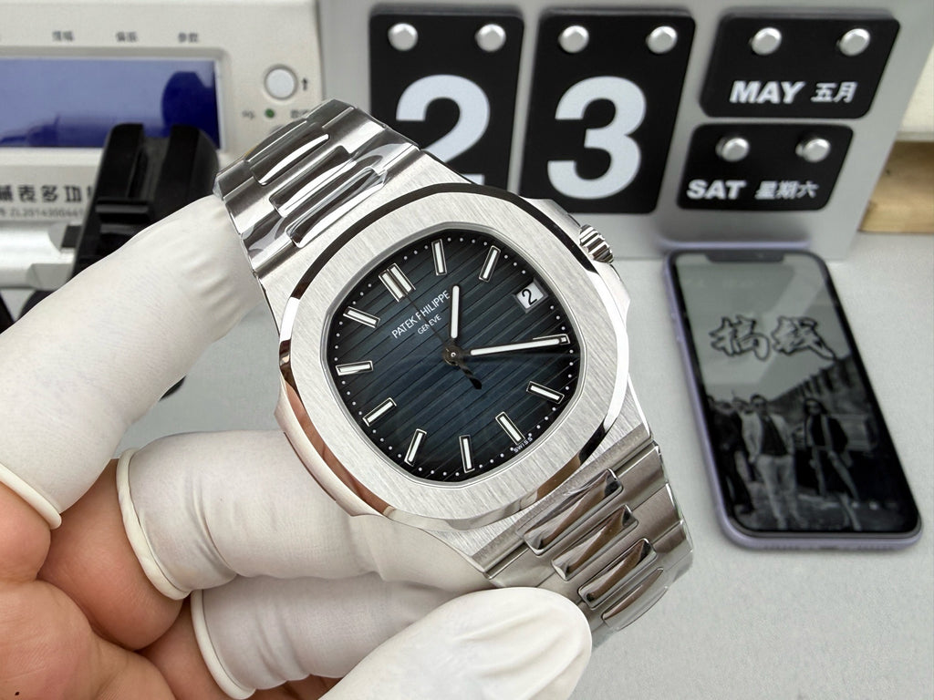 Patek Philippe（百达翡丽）运动优雅（鹦鹉螺 Nautilus）系列