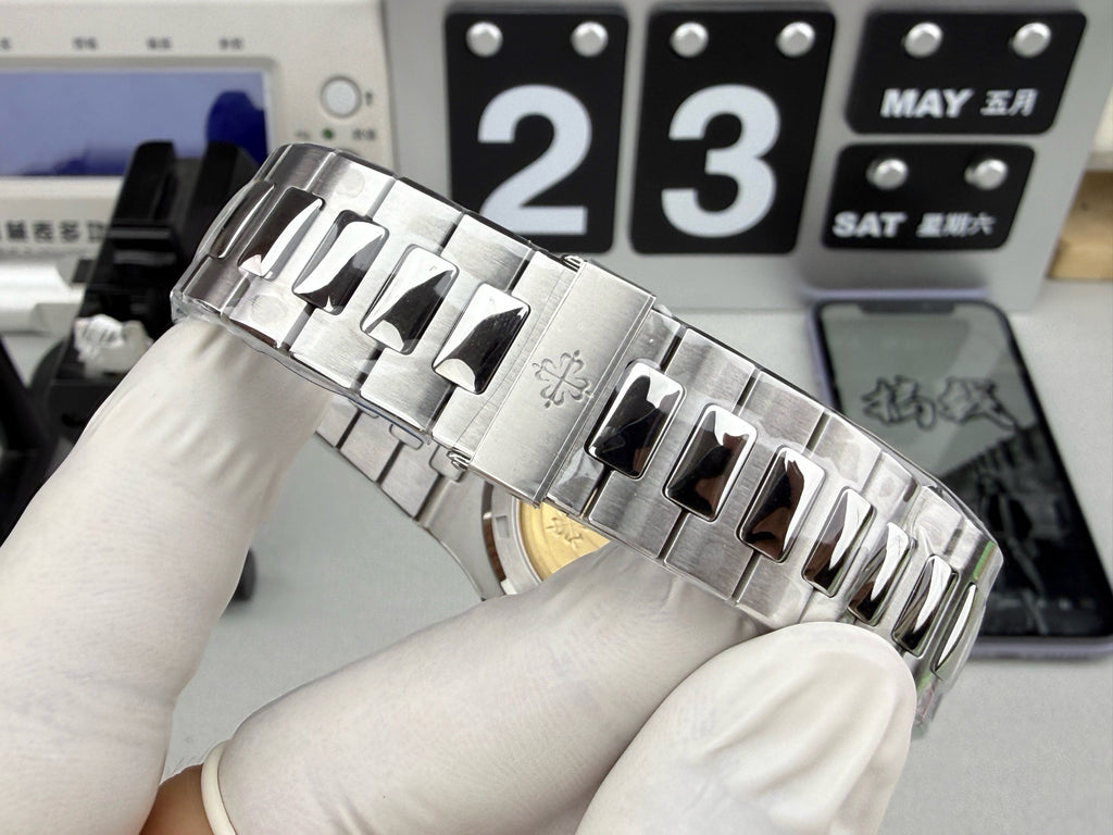 Patek Philippe（百达翡丽）运动优雅（鹦鹉螺 Nautilus）系列