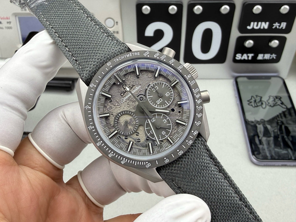 Omega（欧米茄）超霸 Speedmaster 月之暗面
