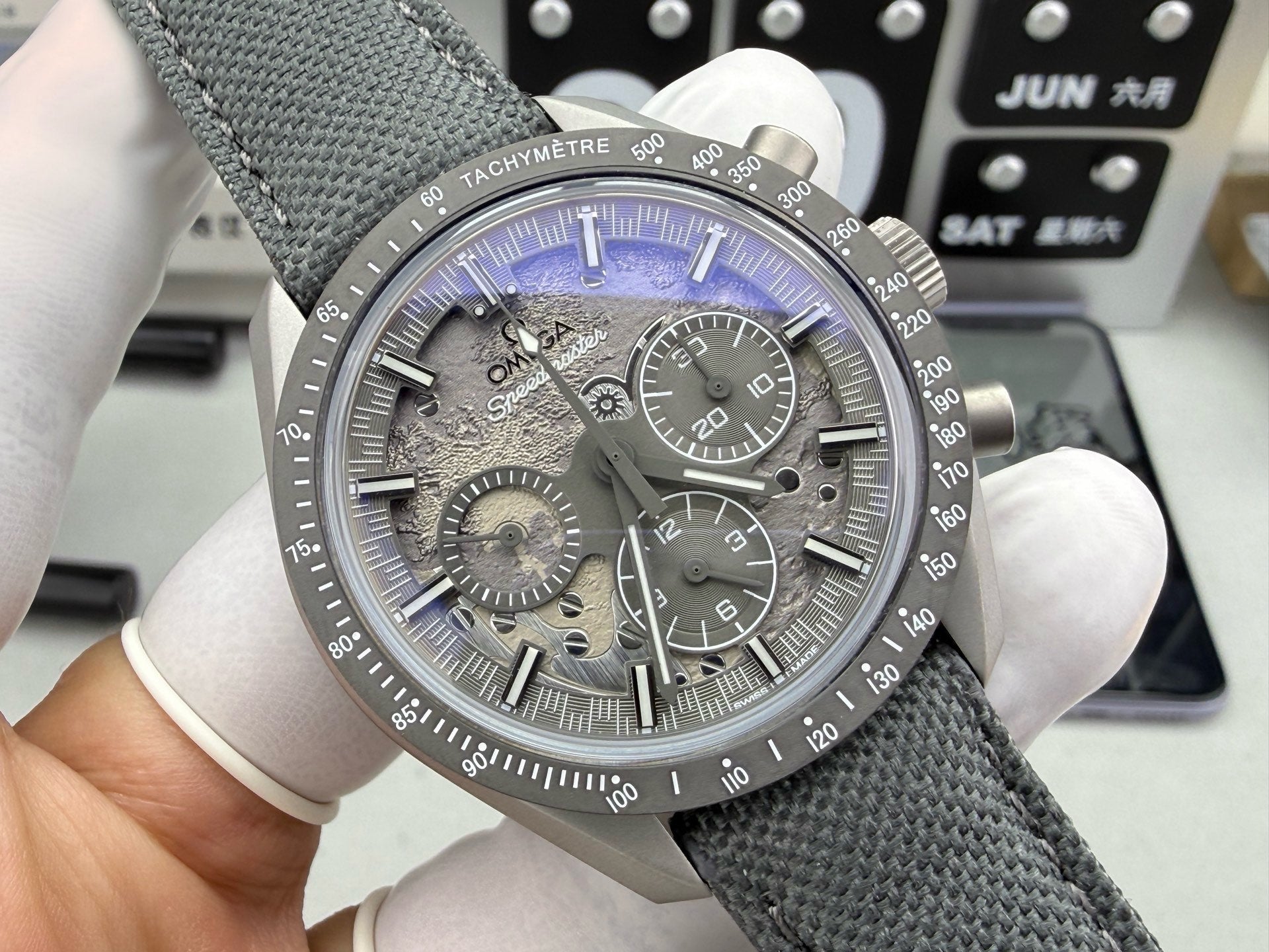 Omega（欧米茄）超霸 Speedmaster 月之暗面