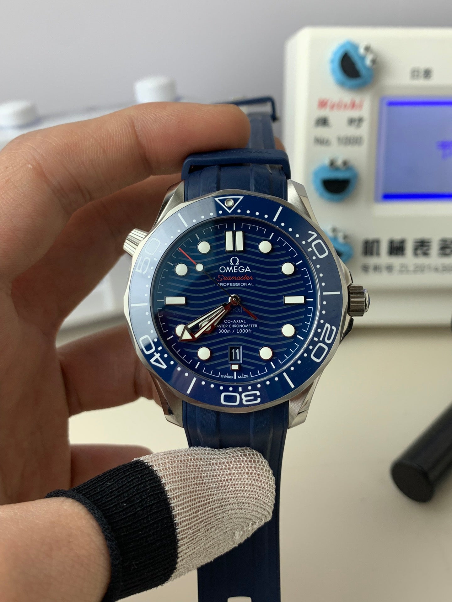 OMEGA（欧米茄）海马系列300米潜水表