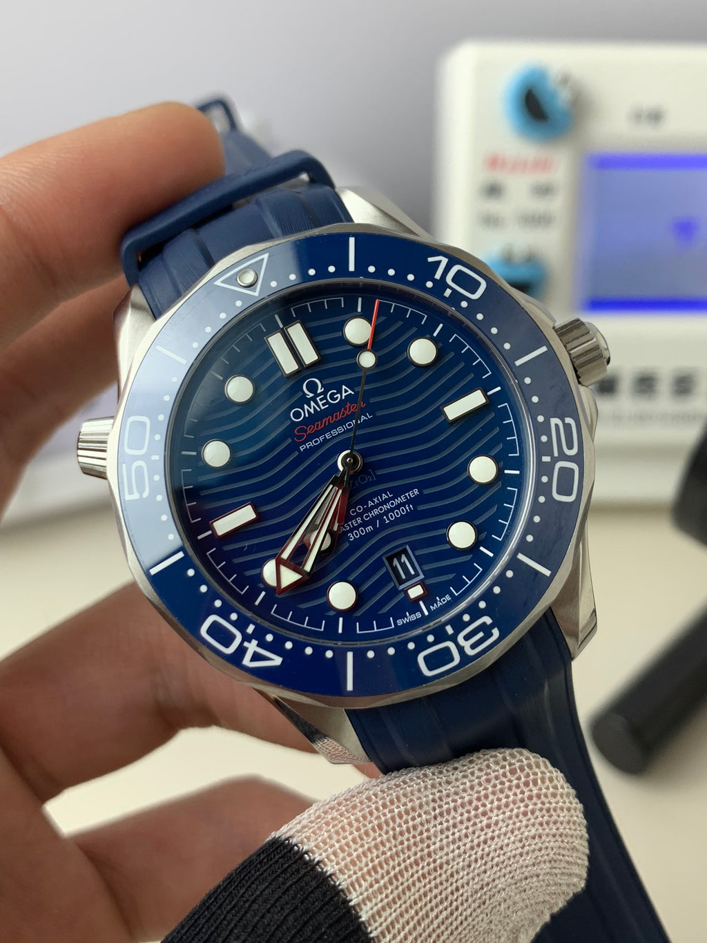 OMEGA（欧米茄）海马系列300米潜水表
