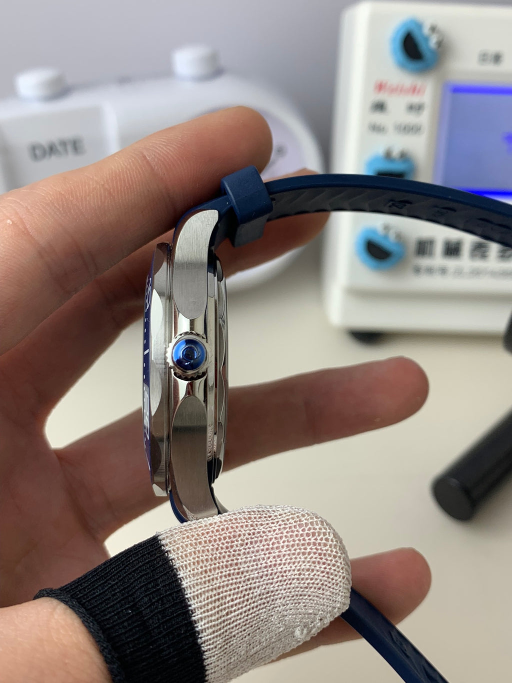 OMEGA（欧米茄）海马系列300米潜水表