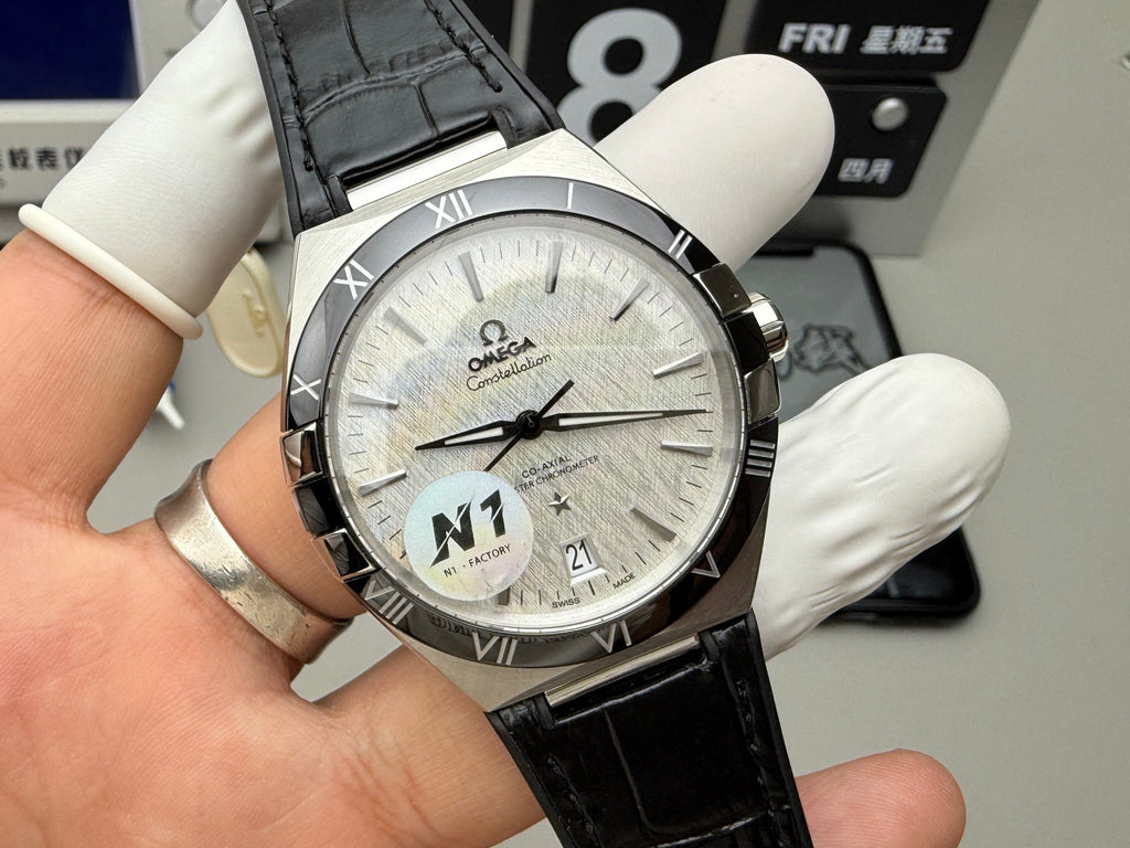 OMEGA（欧米茄）第五代星座系列（俗称“曼哈顿”）男款腕表
