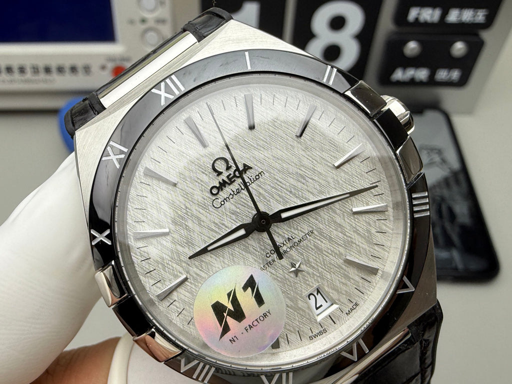OMEGA（欧米茄）第五代星座系列（俗称“曼哈顿”）男款腕表