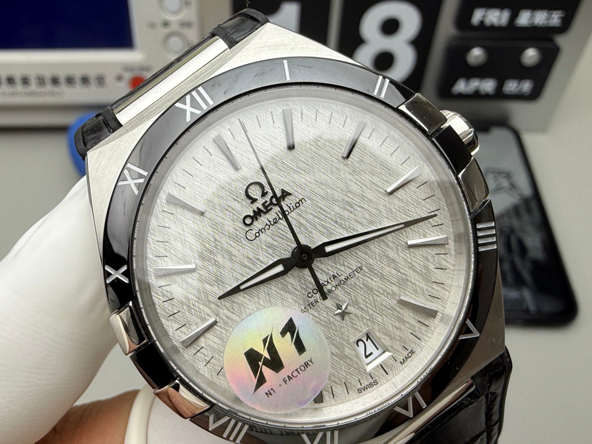 OMEGA（欧米茄）第五代星座系列（俗称“曼哈顿”）男款腕表