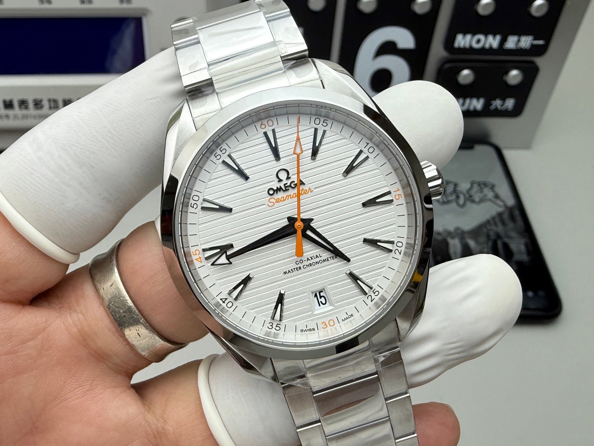 OMEGA（欧米茄）海马Aqua Terra 150米系列