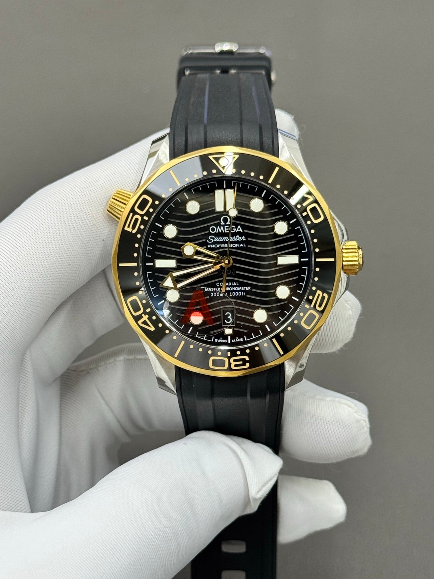 OMEGA/欧米茄 海马系列300米潜水表
