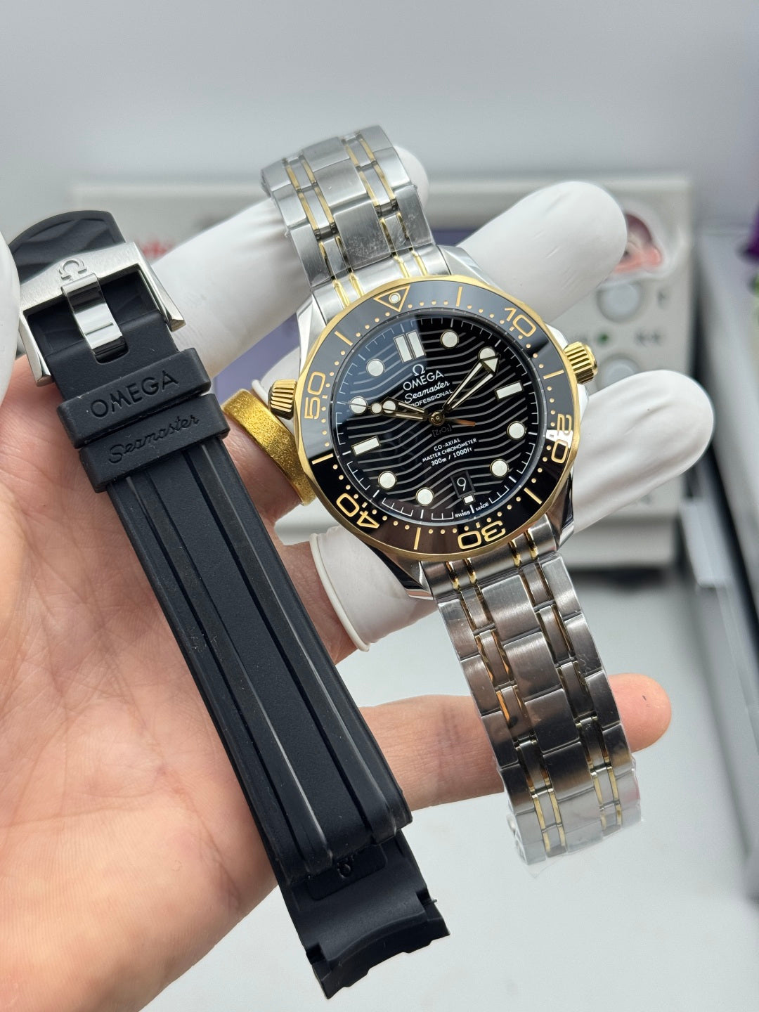 OMEGA 欧米茄 海马300