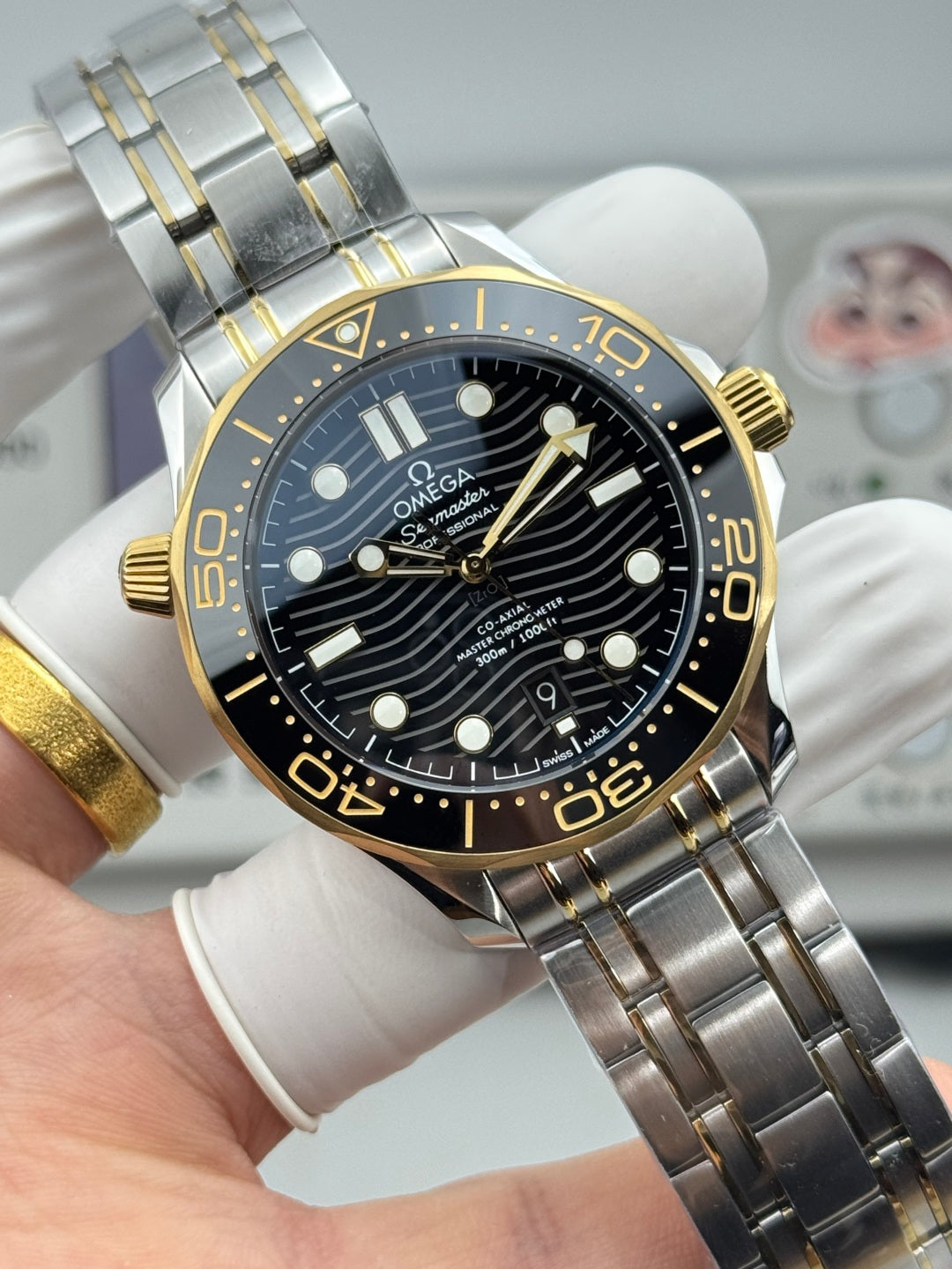 OMEGA 欧米茄 海马300
