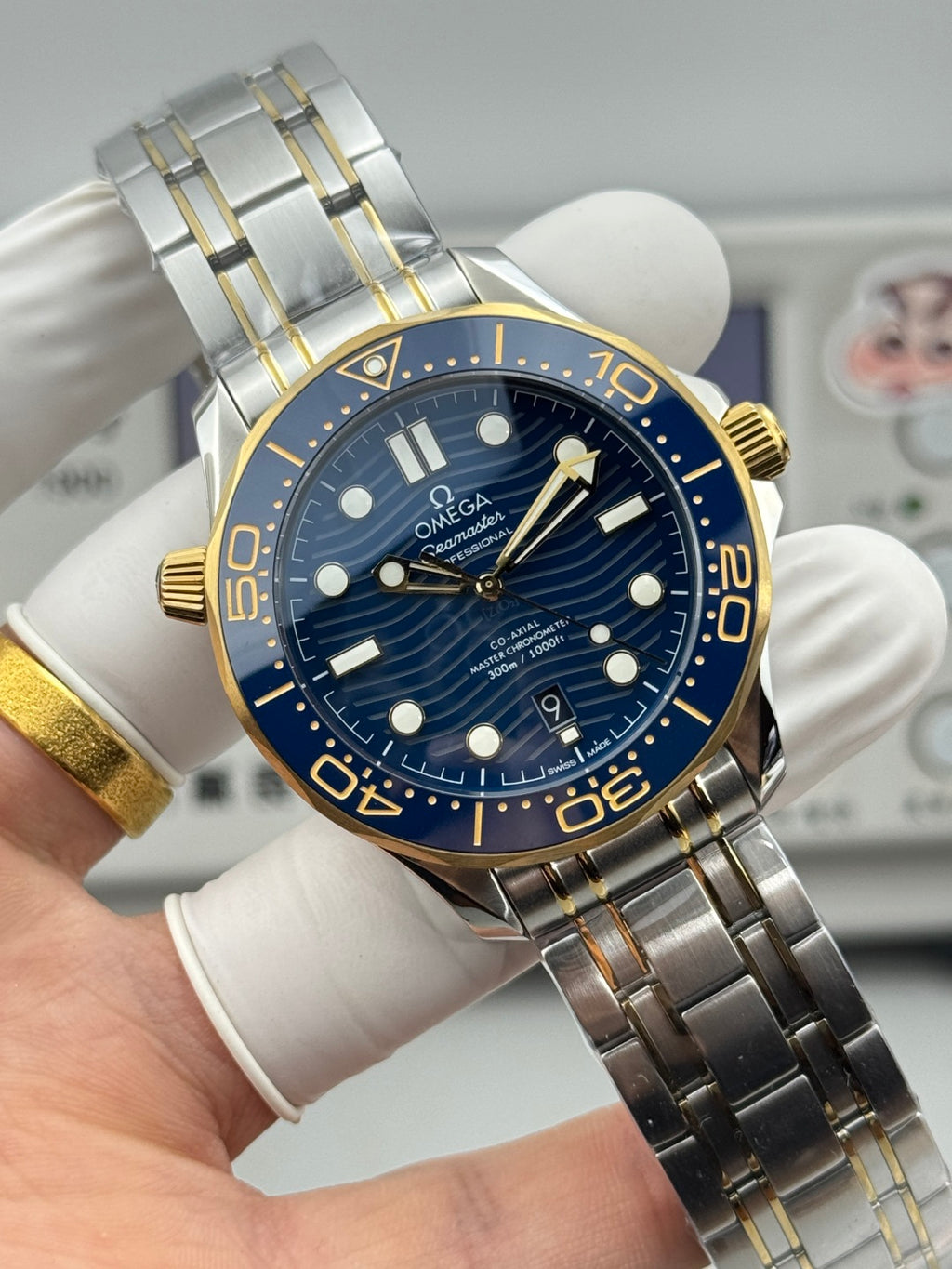 OMEGA 欧米茄 海马300