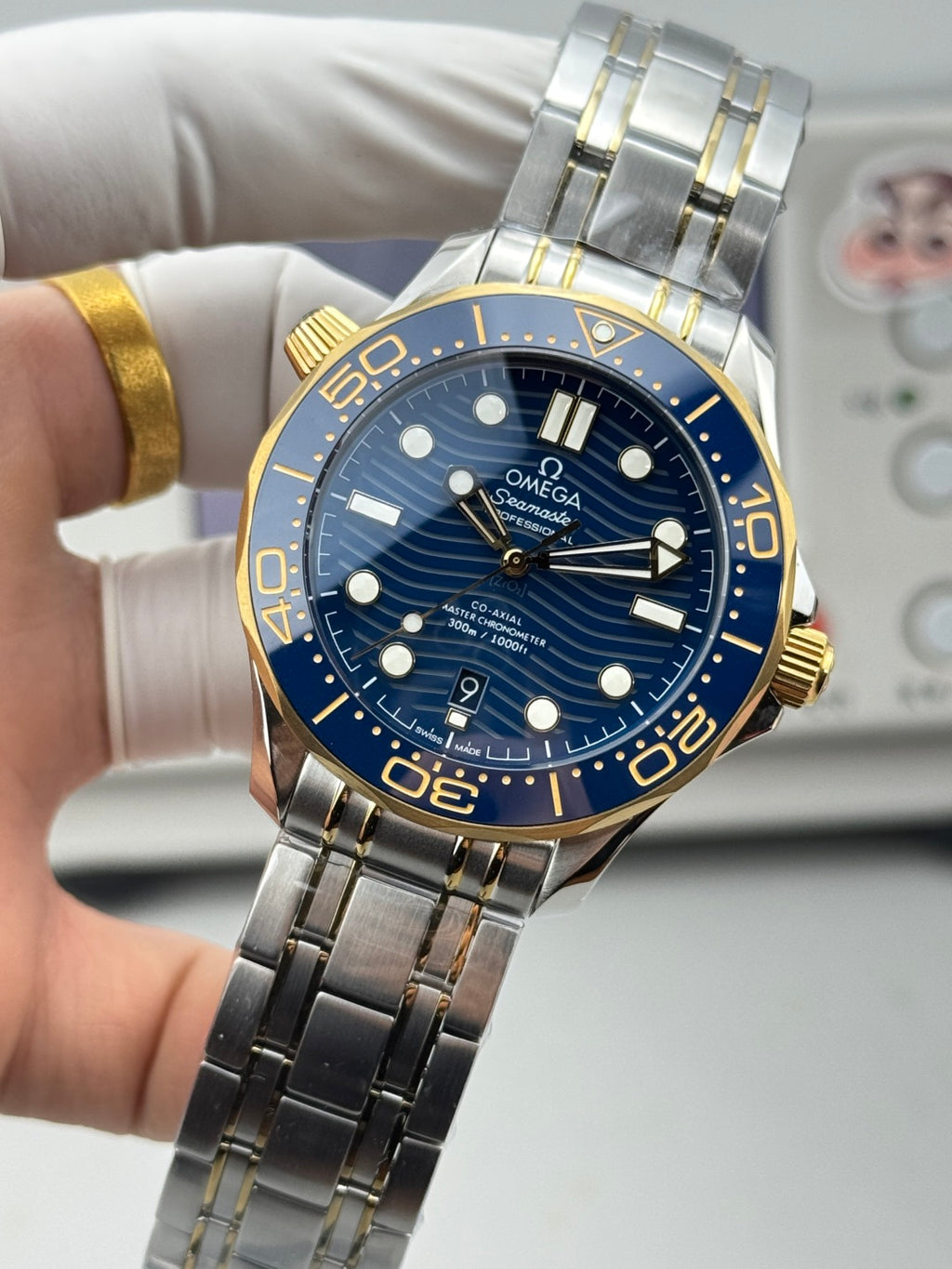 OMEGA 欧米茄 海马300