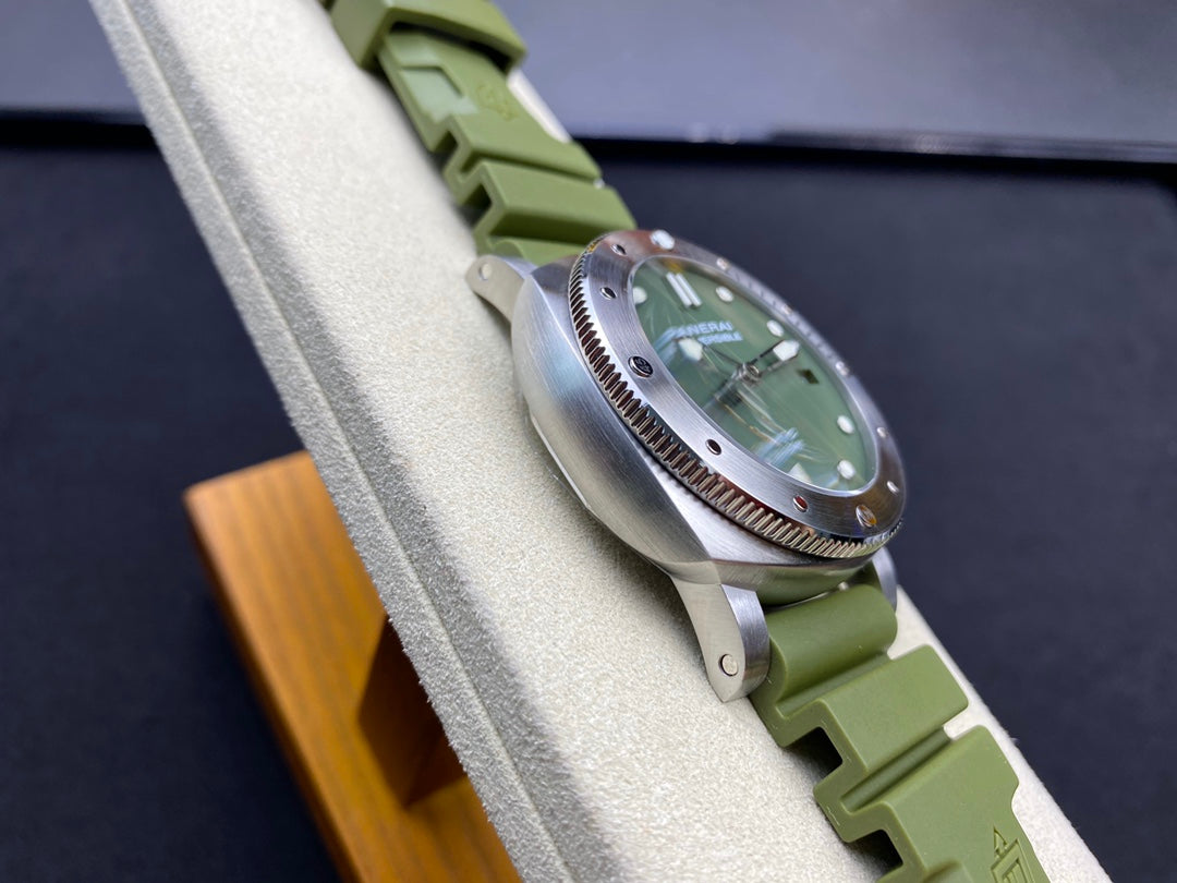 PANERAI 沛纳海 PAM01055 绿海魂