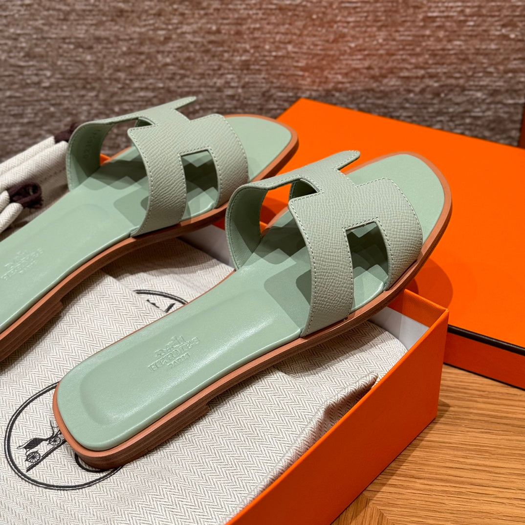 款式/Style ：181 Oran 凉拖