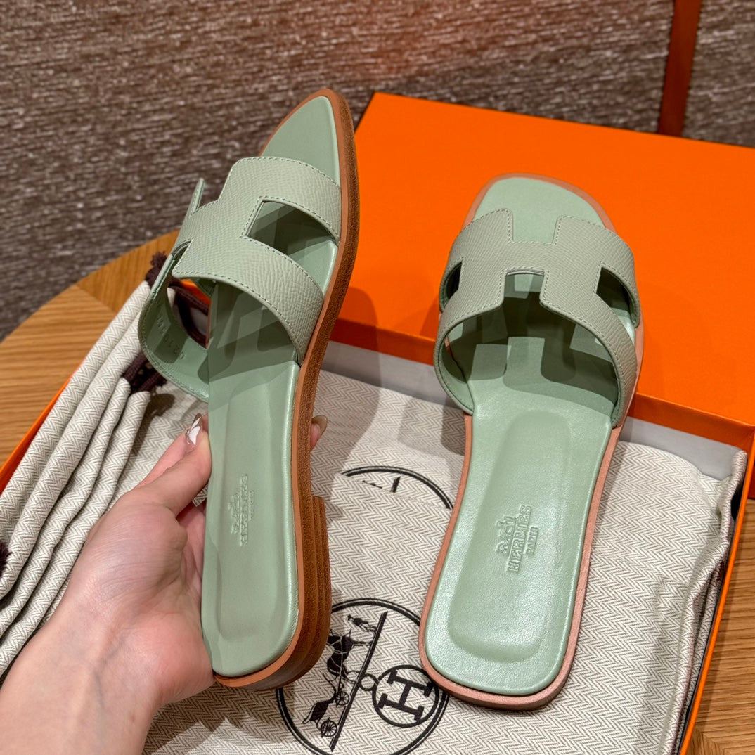 款式/Style ：181 Oran 凉拖