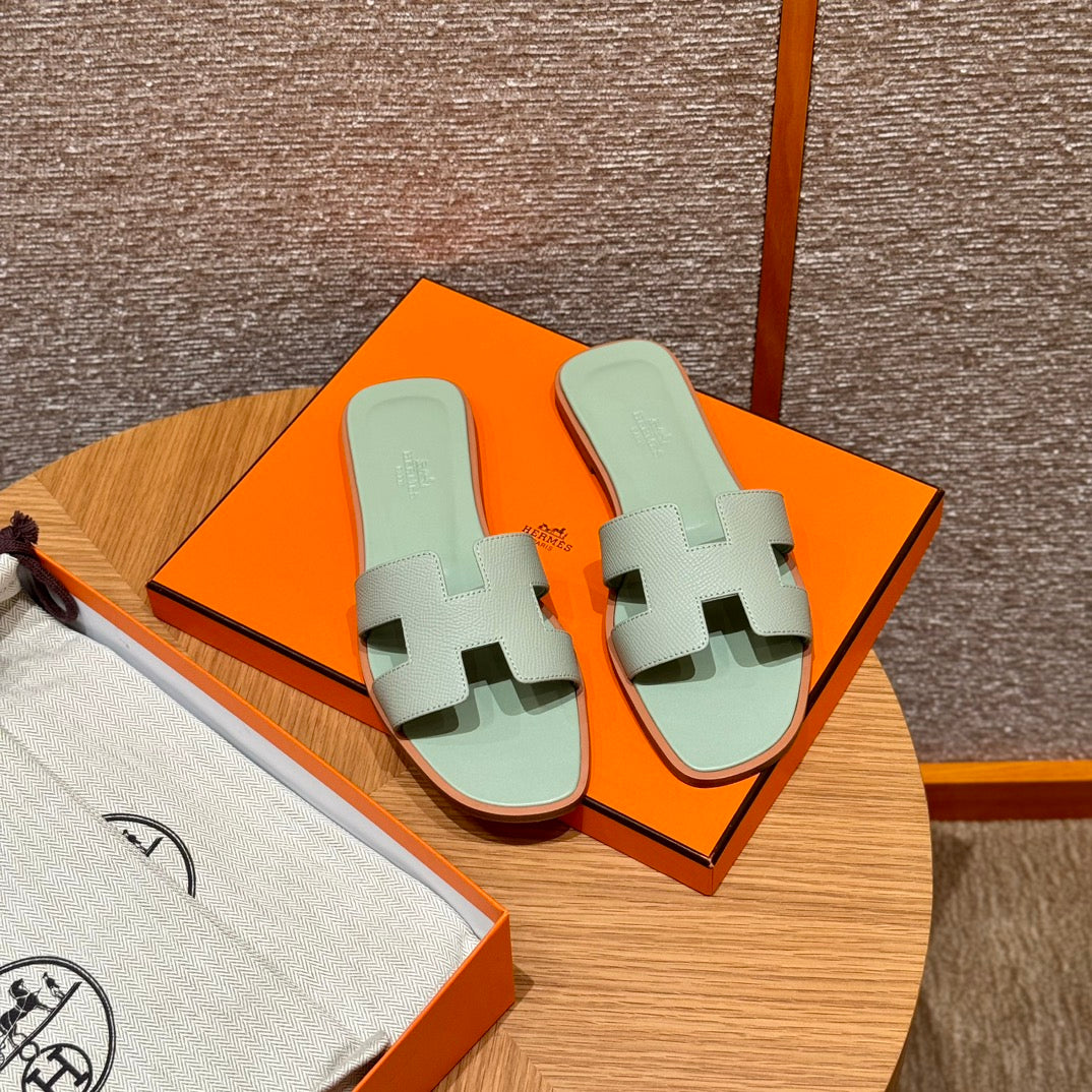 款式/Style ：181 Oran 凉拖