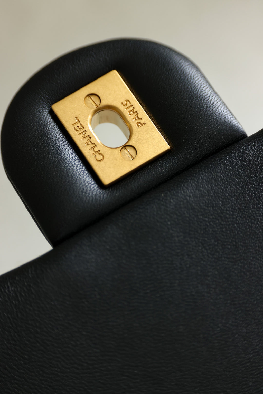 The zipper inside the latest version of the Golden Ball has also changed