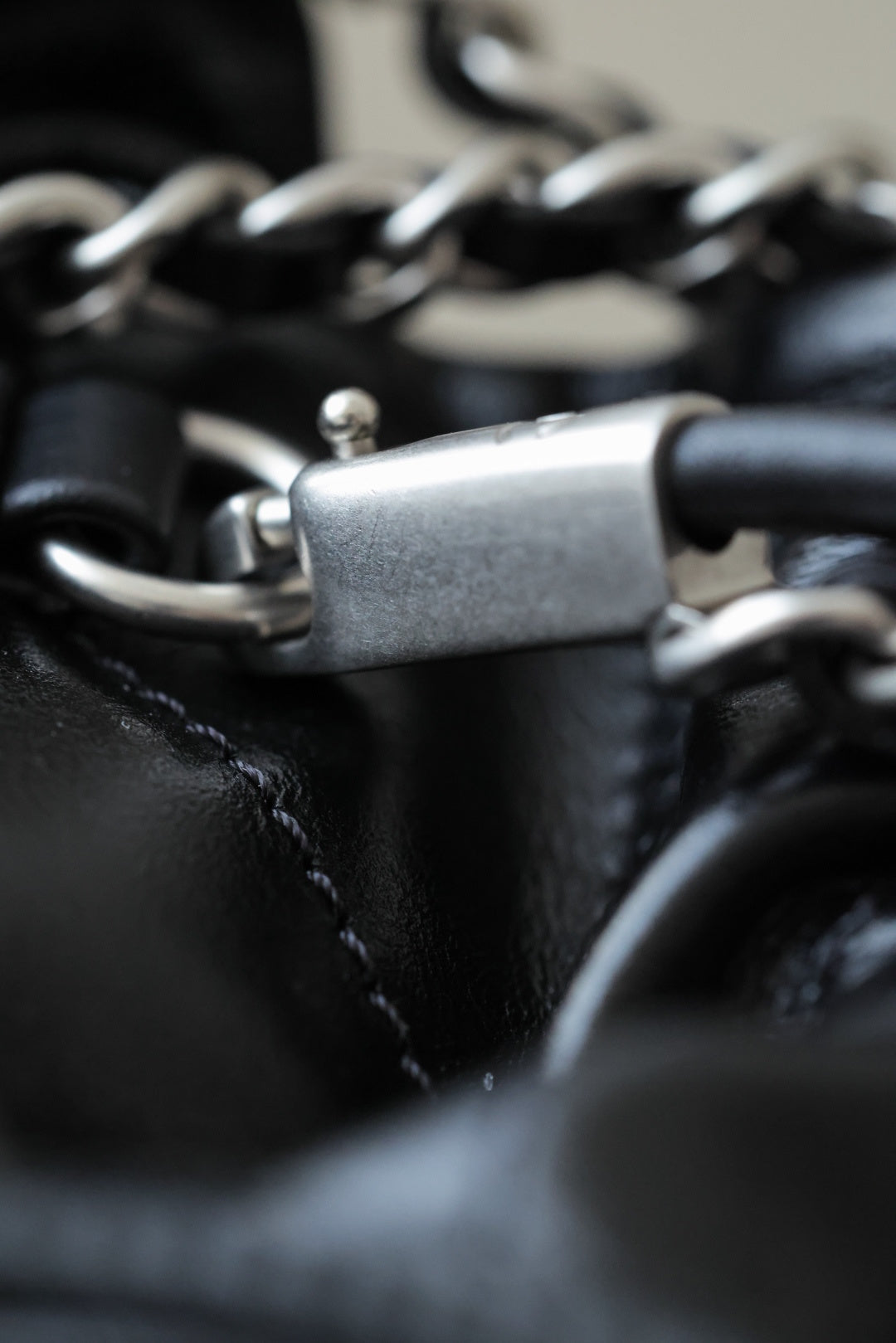 Detail shooting hardware