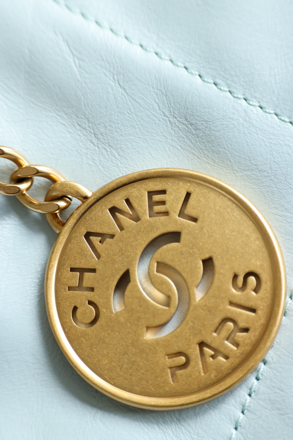 Hardware details perfectly captured in real photos