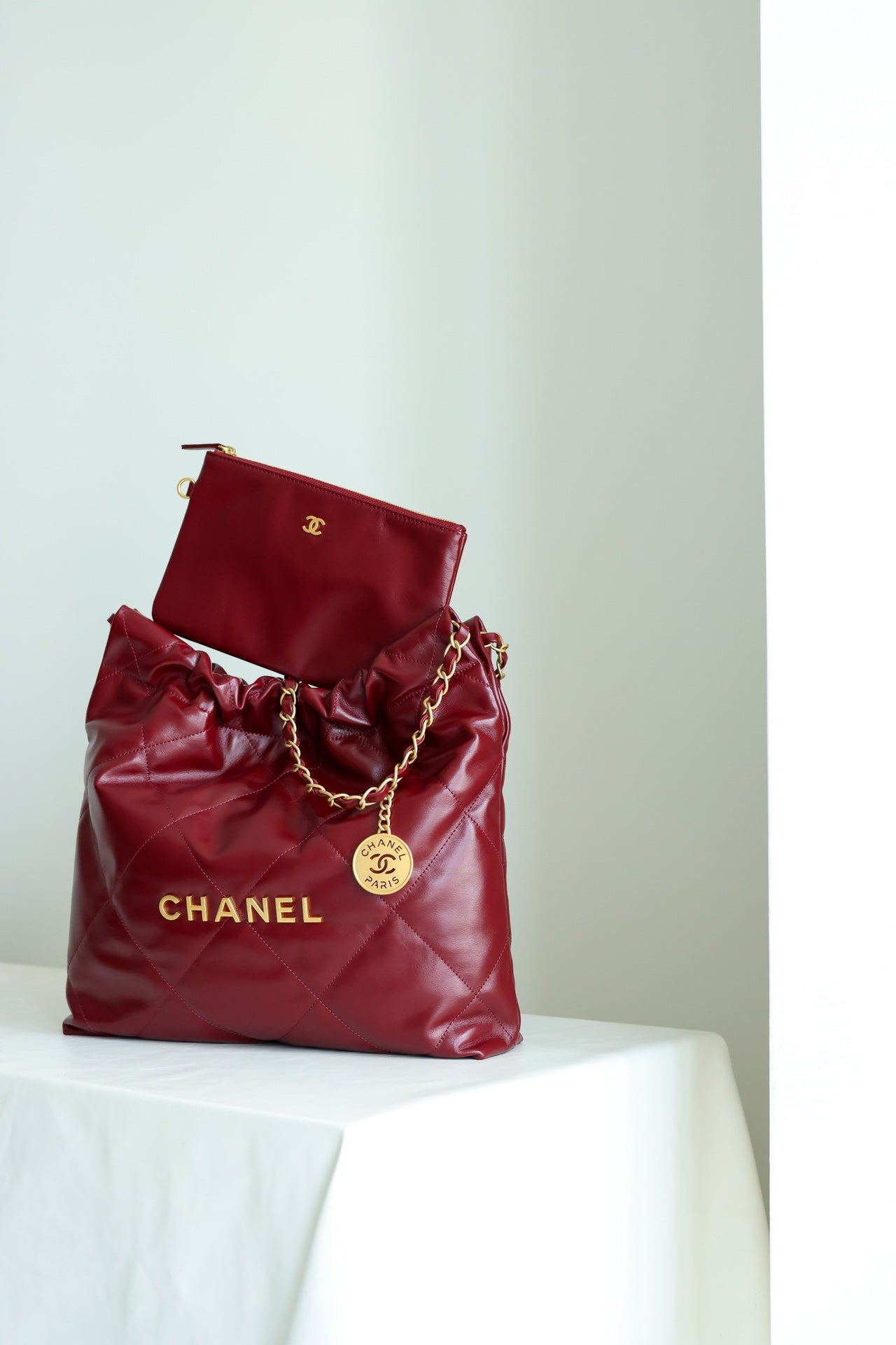 Classic 22 Handbag Wine Red Gold Buckle Small ZP Leather