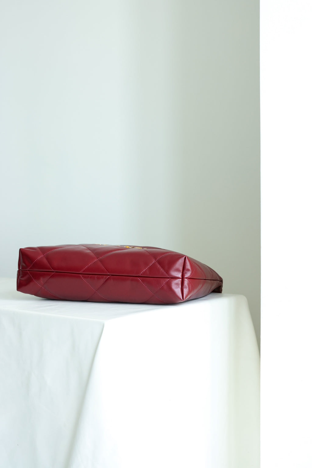 Classic 22 Handbag Wine Red Gold Buckle Small ZP Leather