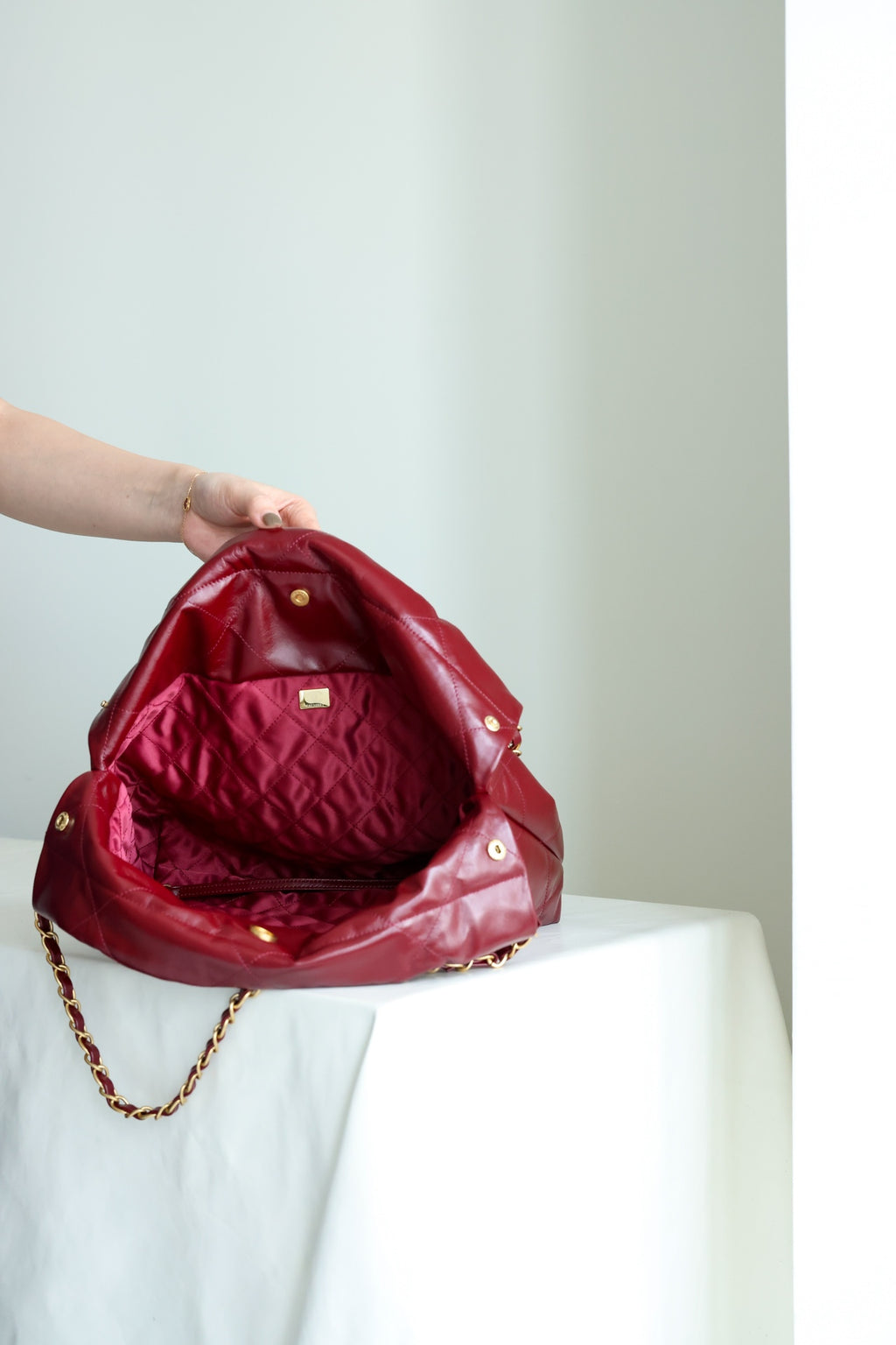 Classic 22 Handbag Wine Red Gold Buckle Small ZP Leather